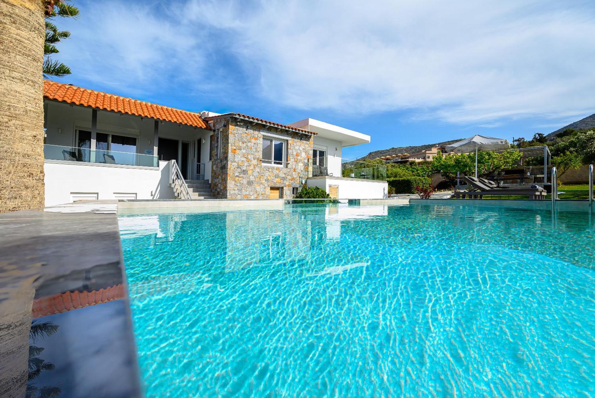 Queen'S Gem Luxury Villa - Heated Jacuzzi & Pool Hersonissos  Exteriér fotografie
